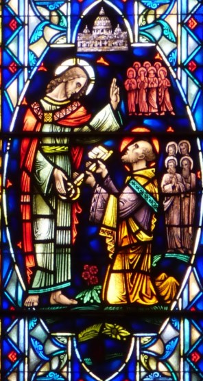하늘나라의 열쇠를 받는 사도 성 베드로_photo by Workman_in the Church of St John in Omaha_Nebraska USA.jpg